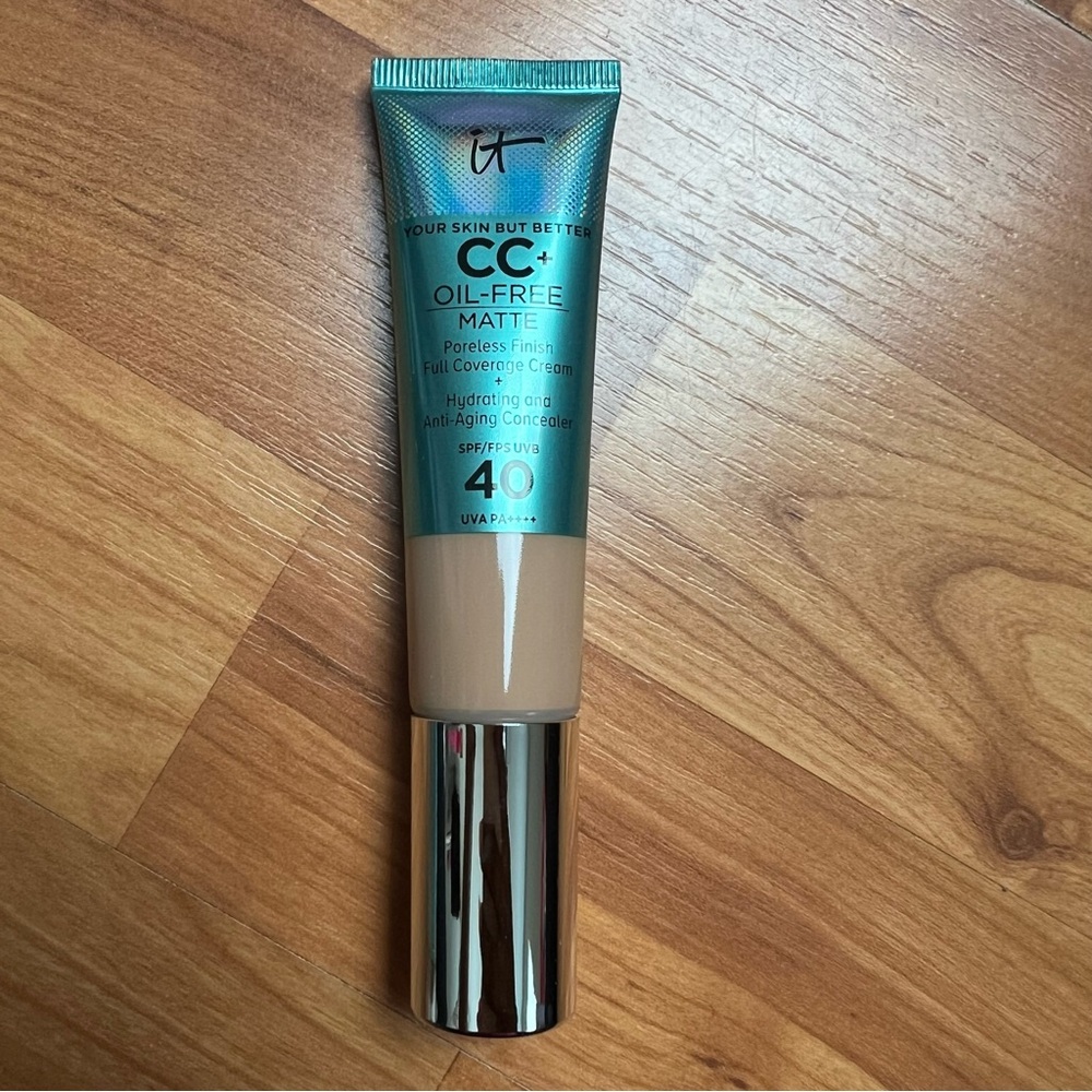 IT COSMETICS CC+ OIL FREE MATTE FOUNDATION WITH SPF 40 - NEUTRAL TAN